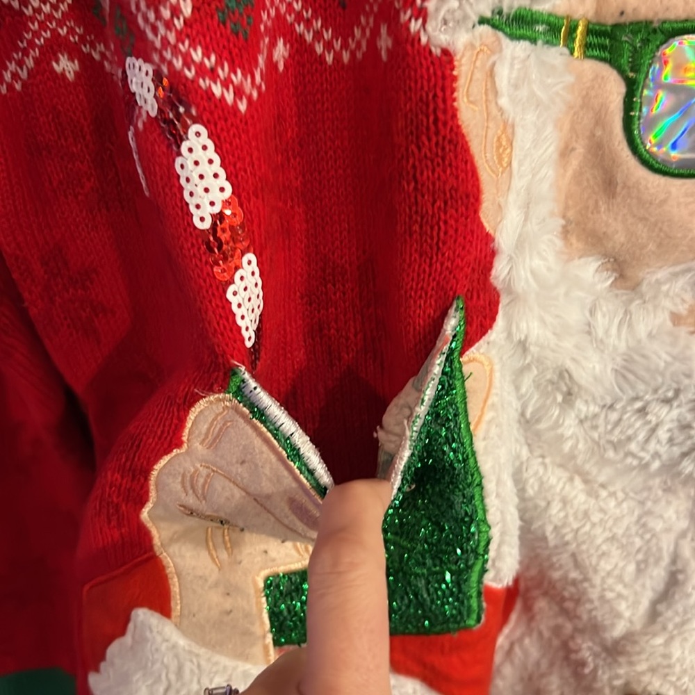 Men’s Santa Sweater size XL - Picture 3 of 7